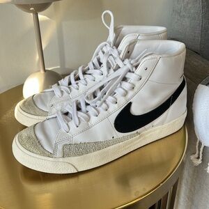 Nike Blazer Mid 77 Vintage - size 10.5 Men’s - Good condition
